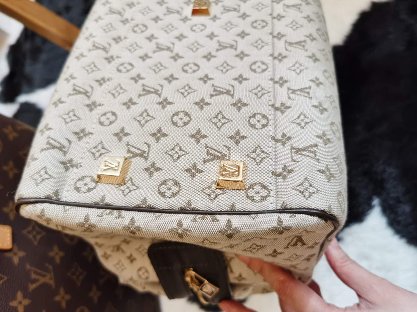 Pre-loved  Louis Vuitton denim Tote bag