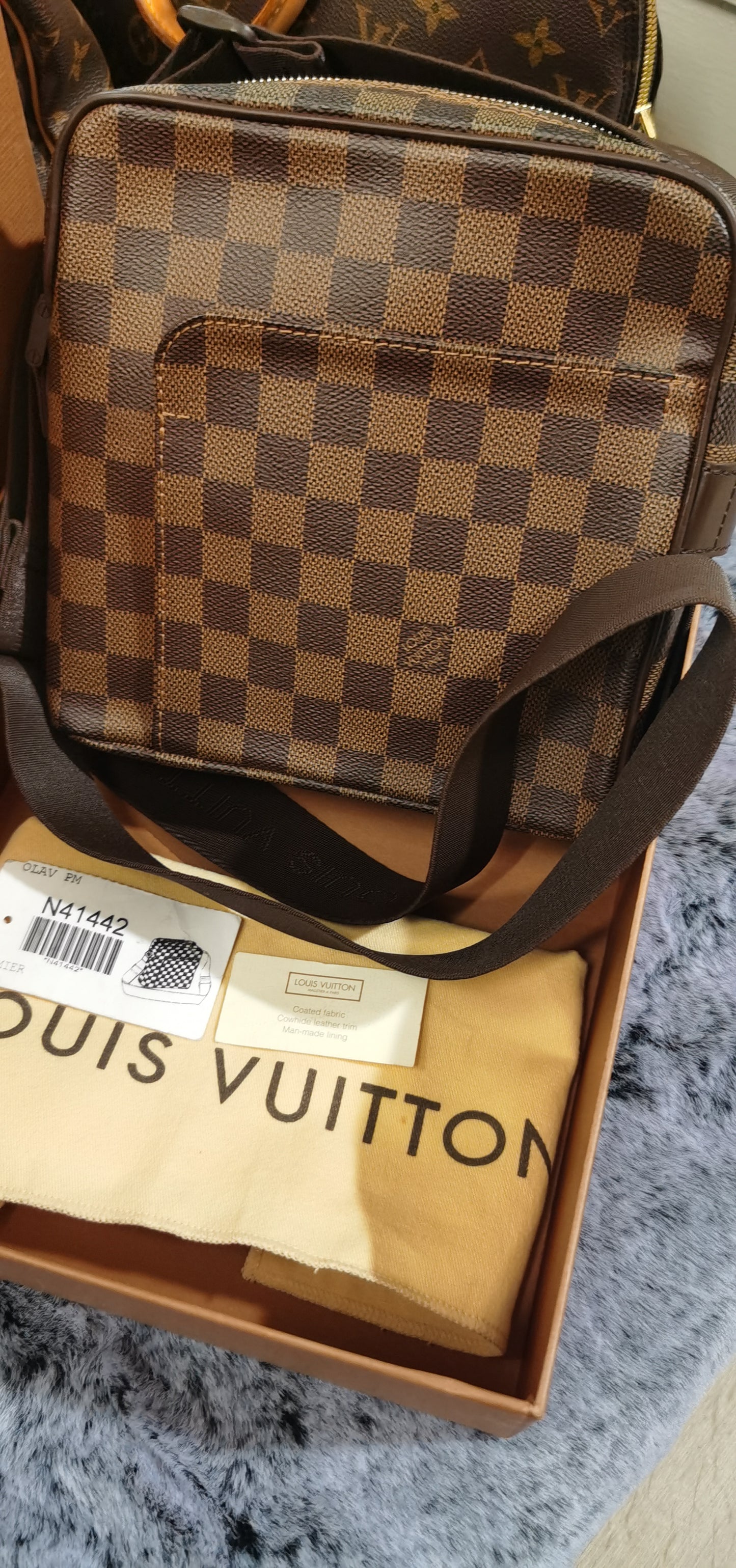 Pre-loved Louis Vuitton Vintage Olav Leather Crossbody Bag