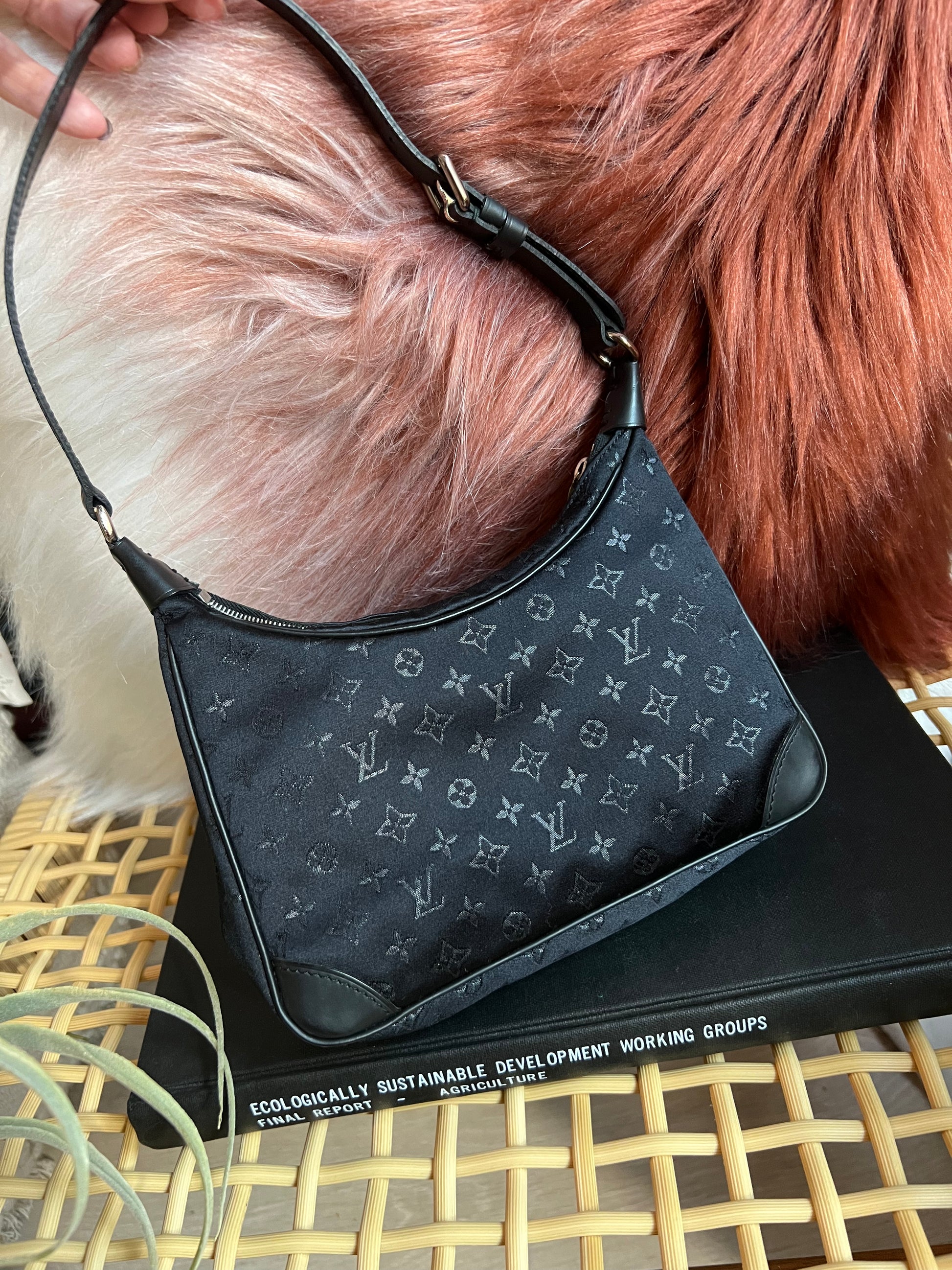 Pre-loved Louis Vuitton Mini Silk Boulogne Handbag Black – Vintage