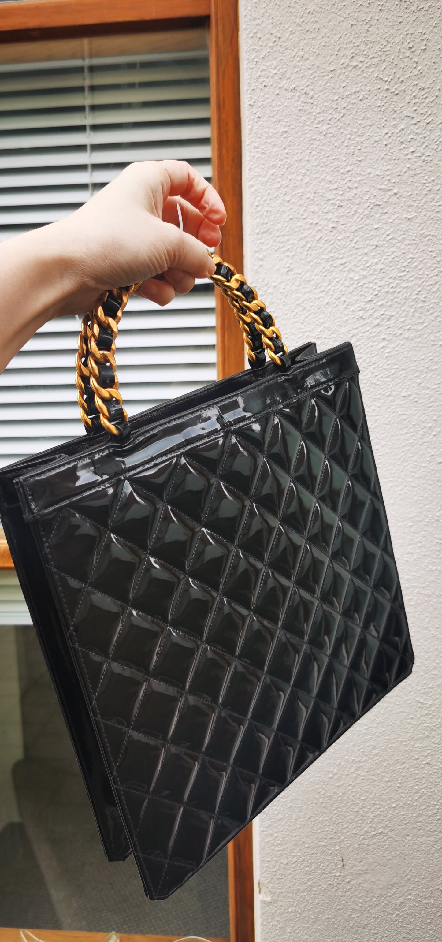 Pre-loved Chanel Vintage Patent Leather Handbag Black