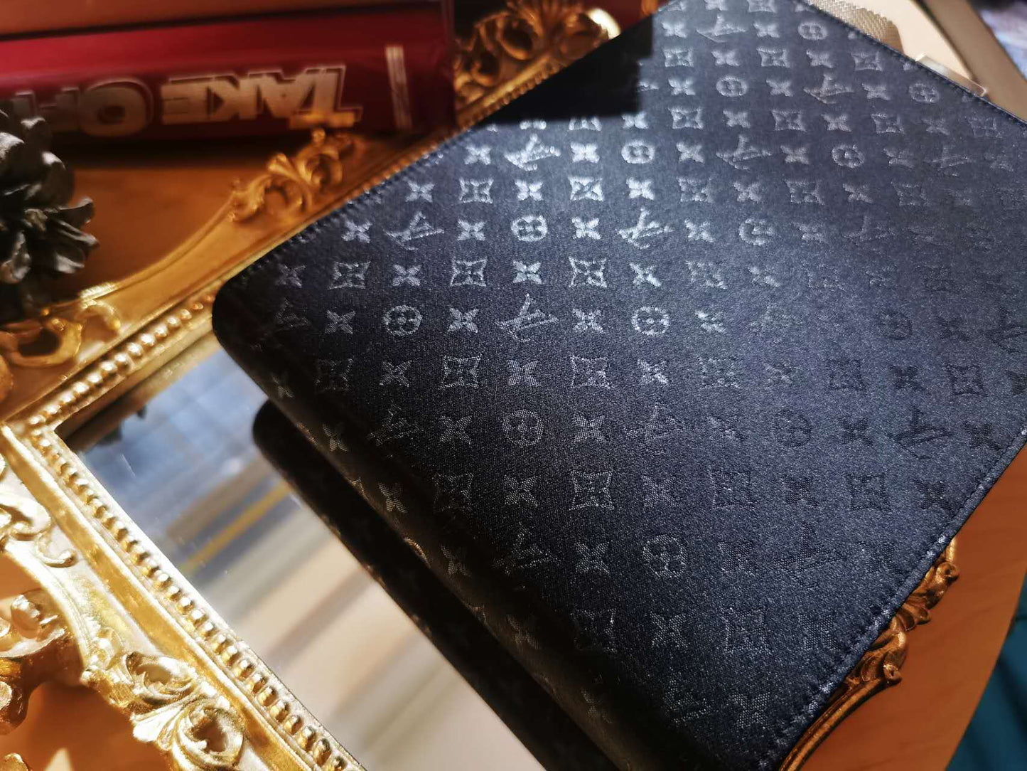 Pre-loved Louis Vuitton limited Edition Silk Evening bag Black