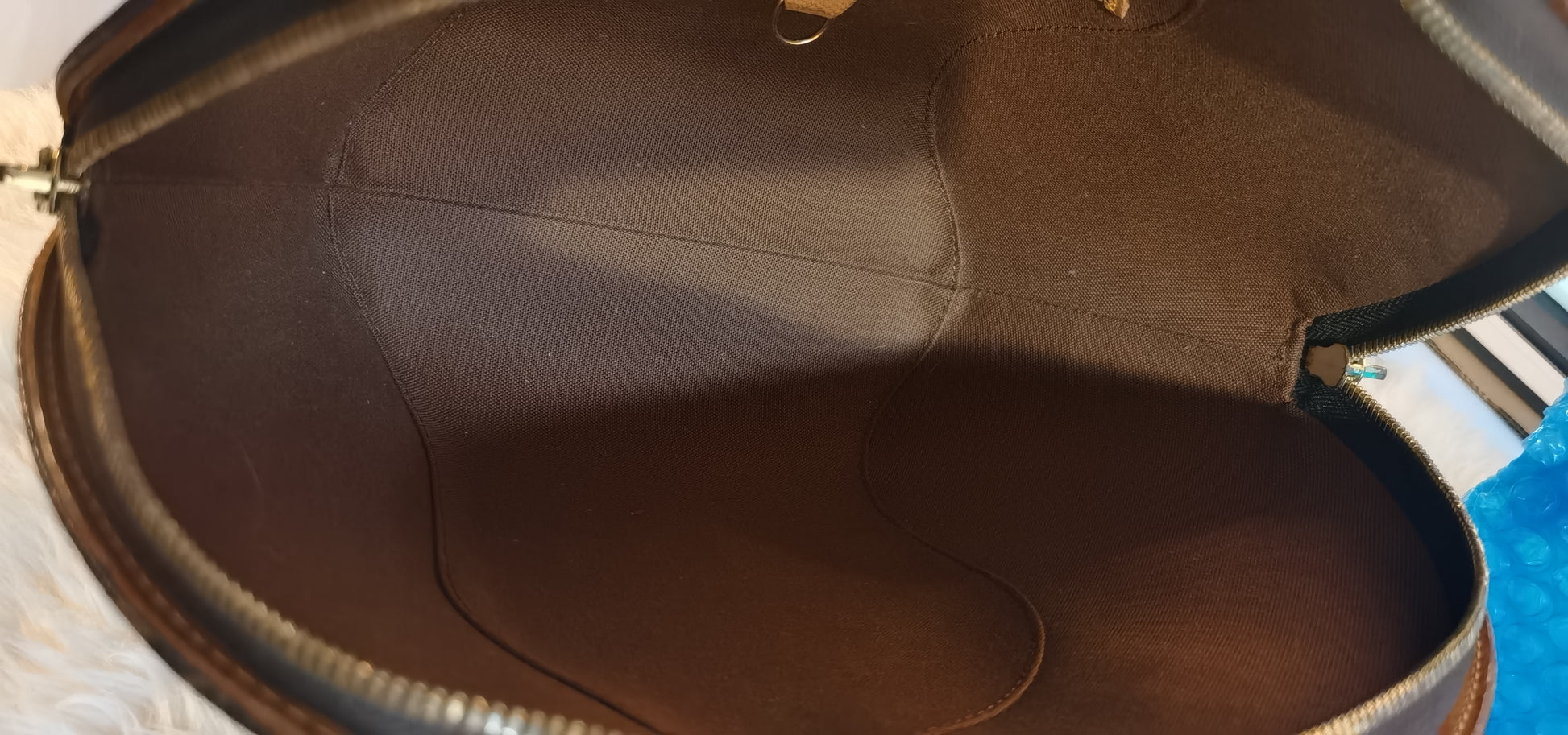Ellipse cloth handbag Louis Vuitton Brown in Cloth - 31812251