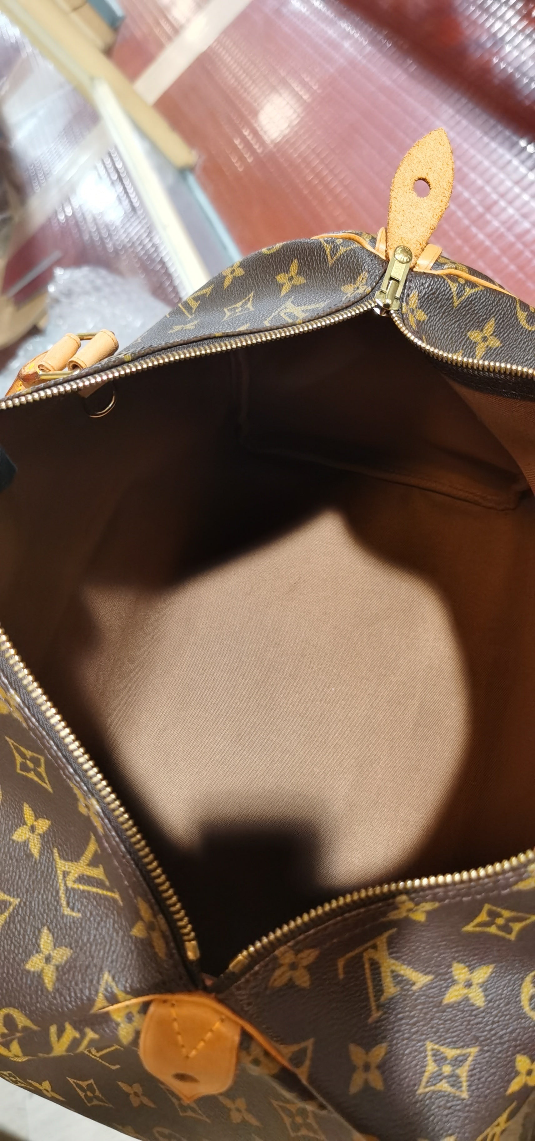 Pre-loved Louis Vuitton Vintage Speedy 40 Leather Handbag – Vintage Muse  Adelaide