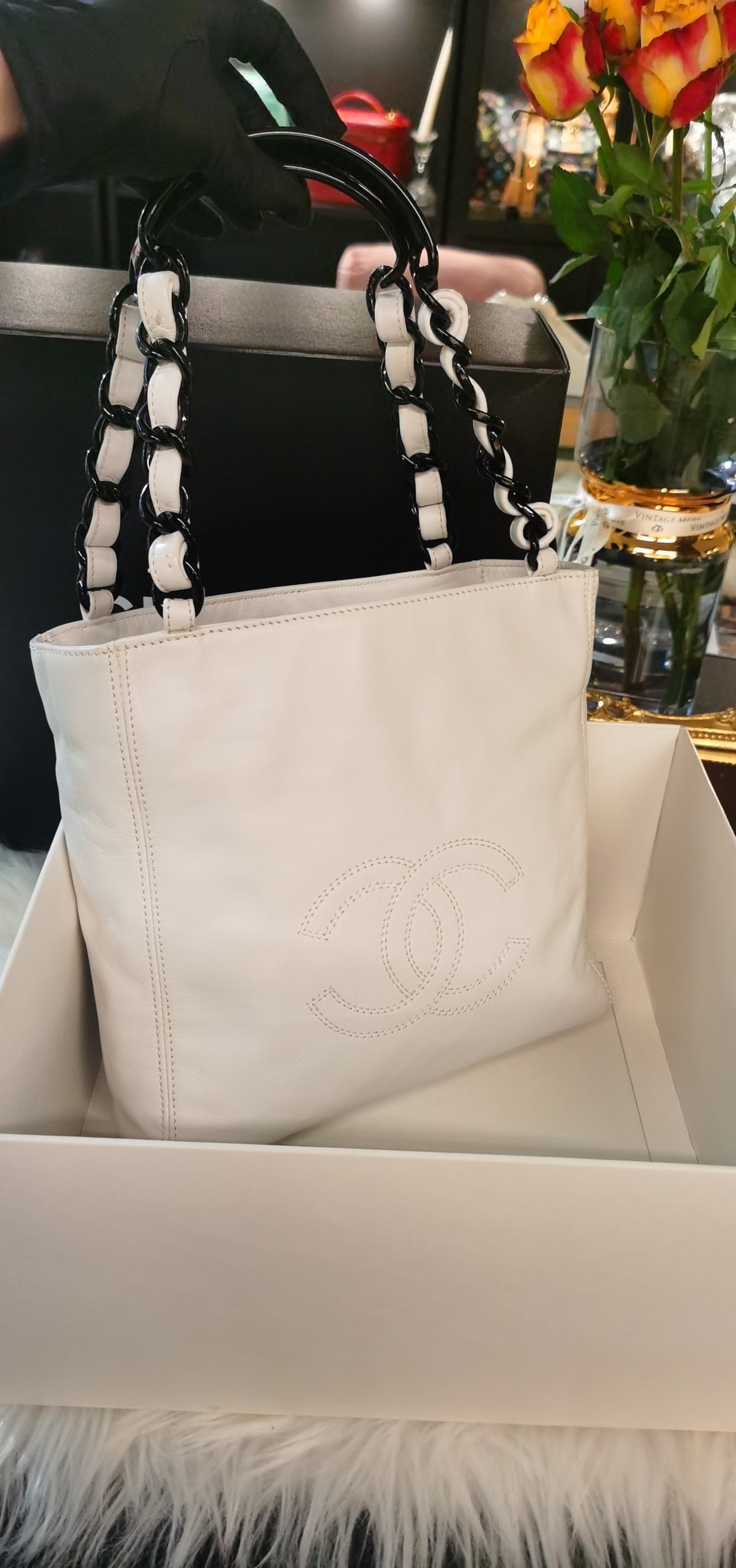 Pre-loved Chanel Vintage White Lambskin Vivian PVC Handle Handbag