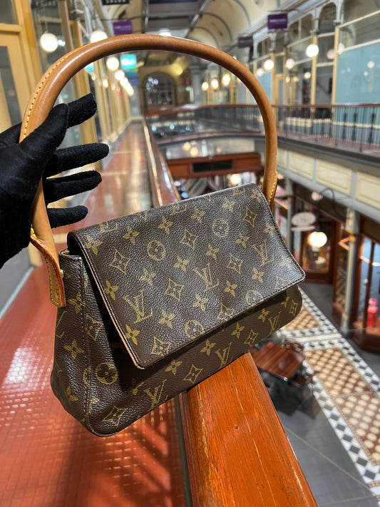 Pre-loved Louis Vuitton Looping PM Handbag Monogram