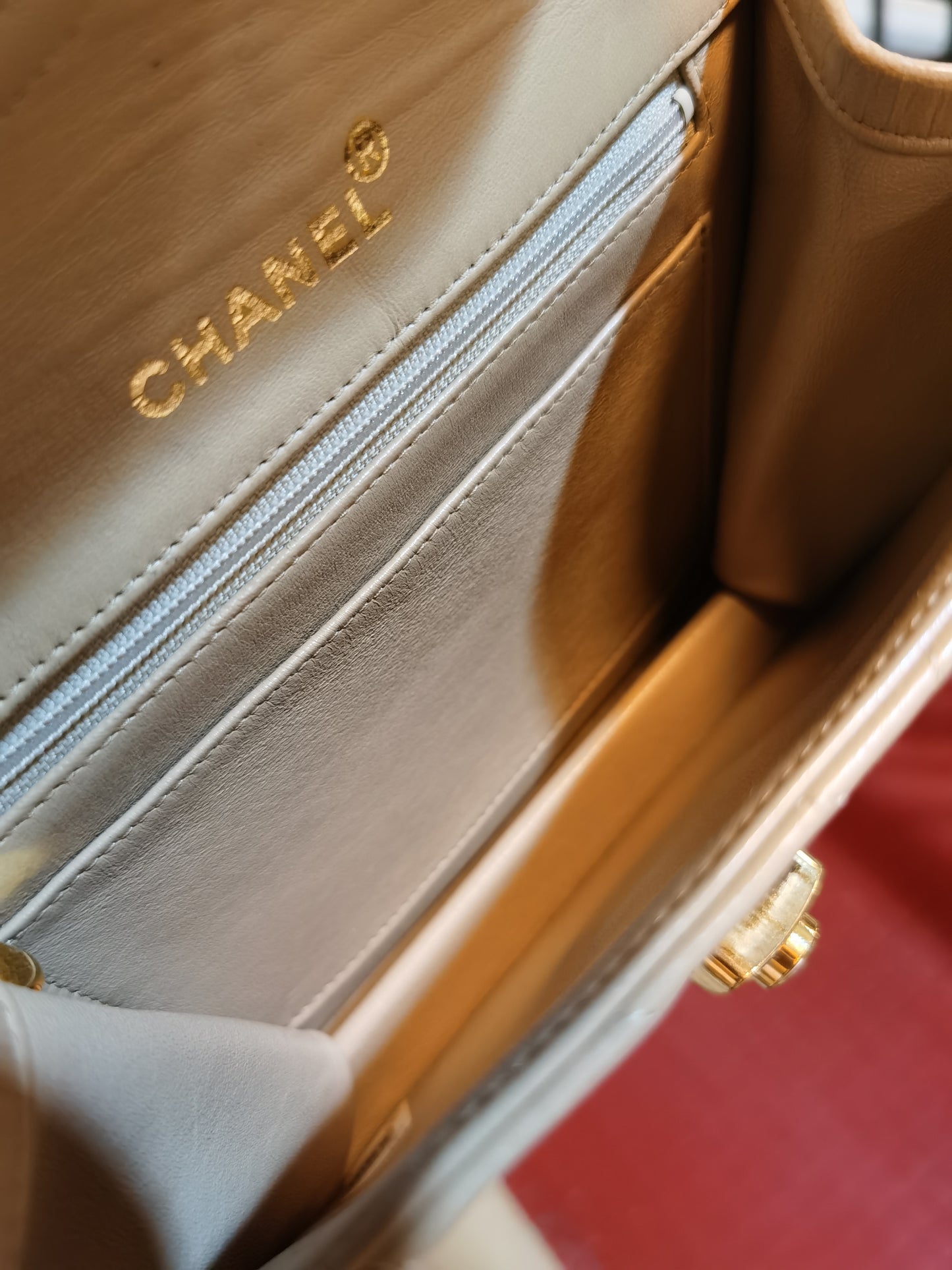 Pre-loved Chanel Vintage Lambskin Leather Crossbody bag Beige