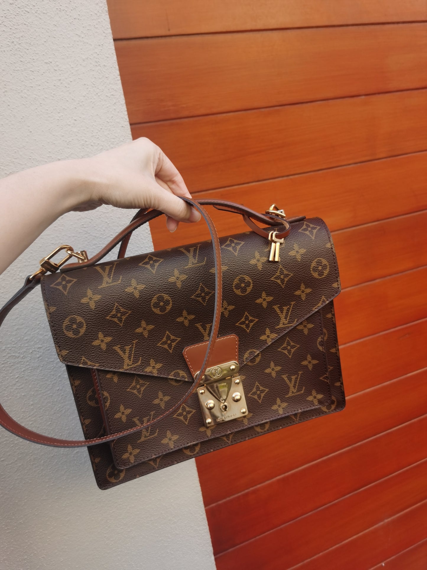 Pre-loved Louis Vuitton Vintage Monceau Crossbody Bag Monogram