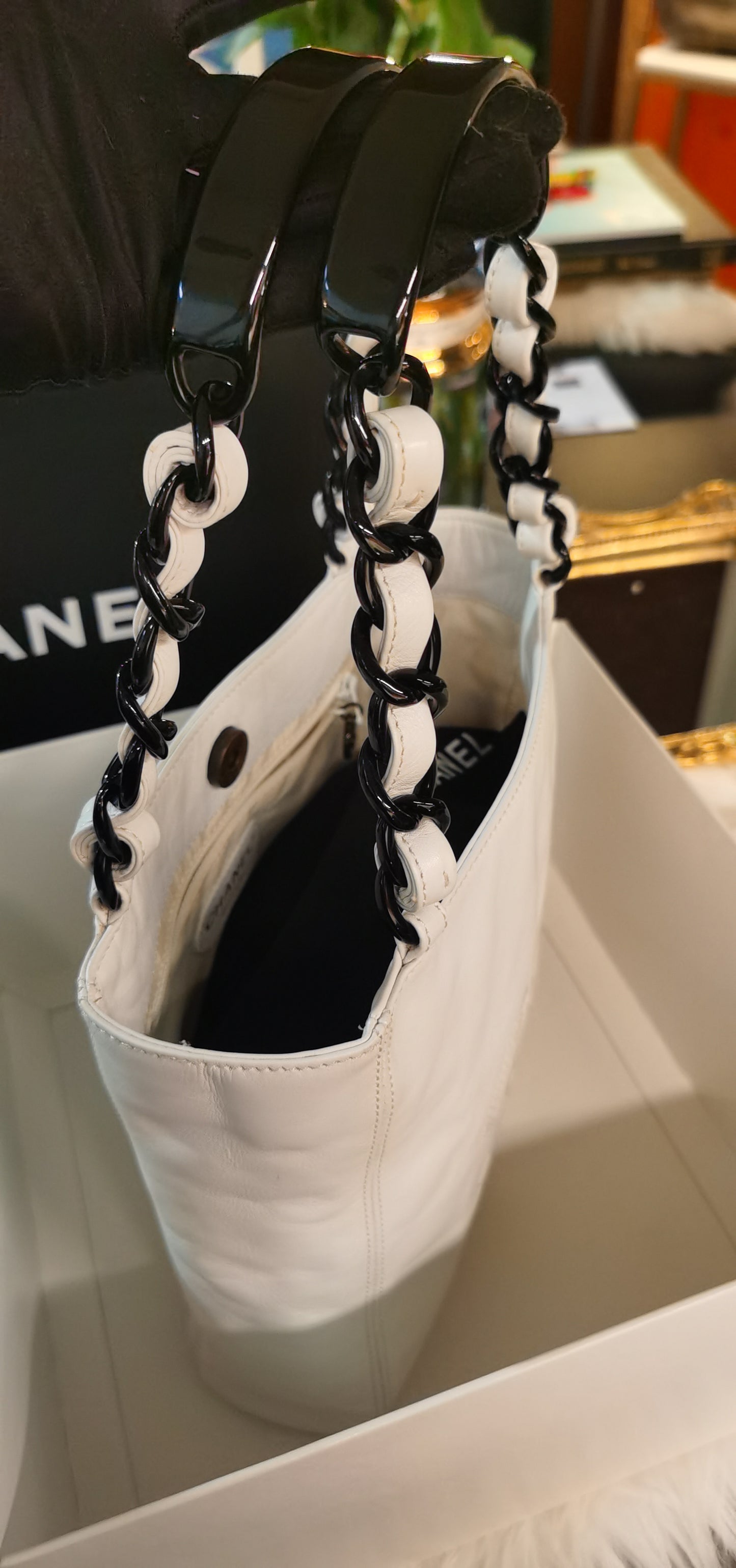 Pre-loved Chanel Vintage White Lambskin Vivian PVC Handle Handbag