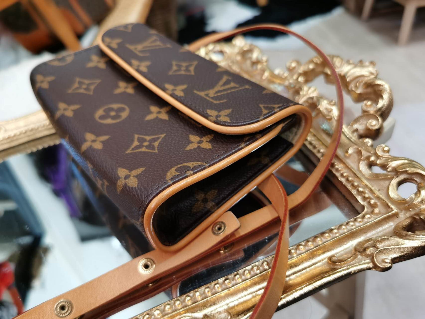 Pre-loved Louis Vuitton Vintage Pochette Florentine Belt Bag Monogram