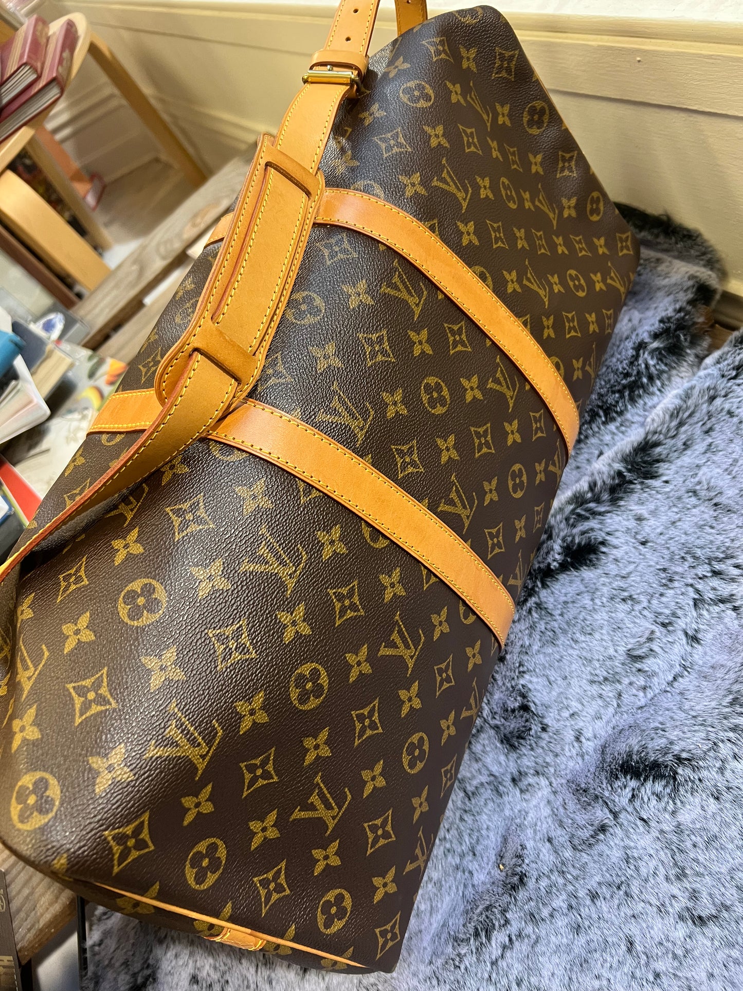 Pre-loved  Louis Vuitton Keepall Bandoulière 50 Travel Bag Monogram