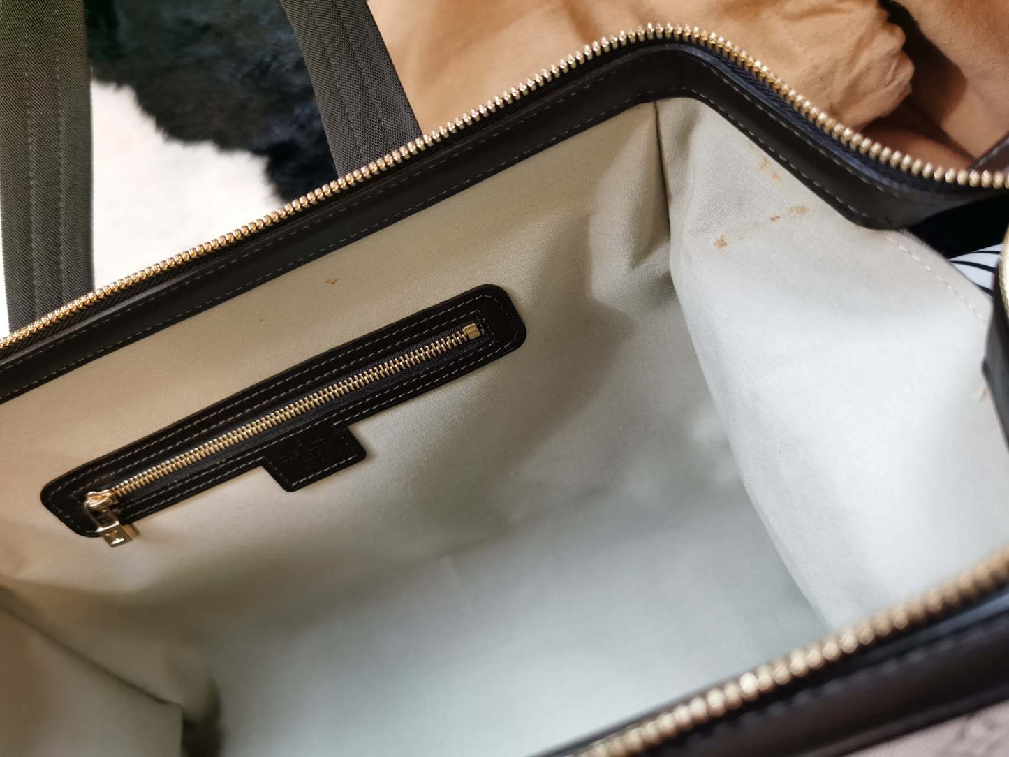 Pre-loved  Louis Vuitton denim Tote bag