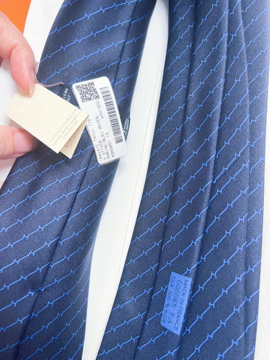 Pre-loved Hermès Silk Tie For Man