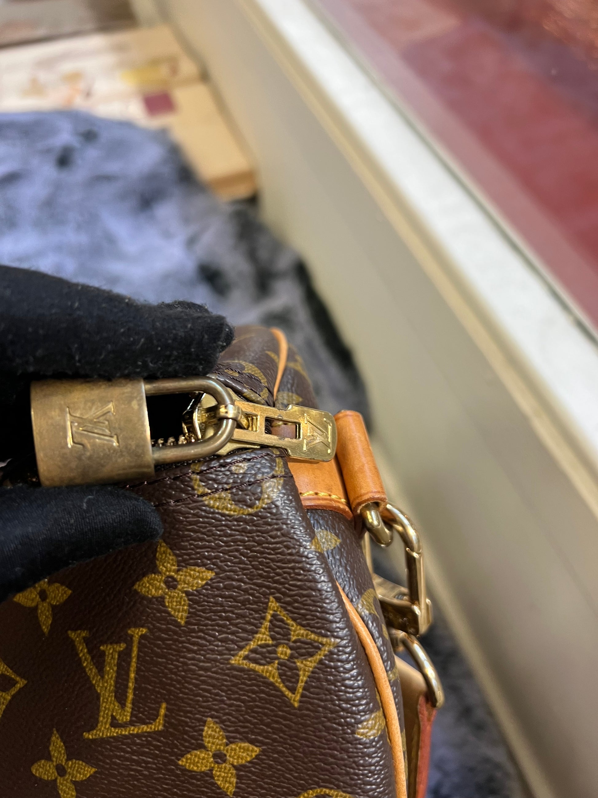 Pre-loved Louis Vuitton Keepall Bandoulière 50 Travel Bag Monogram