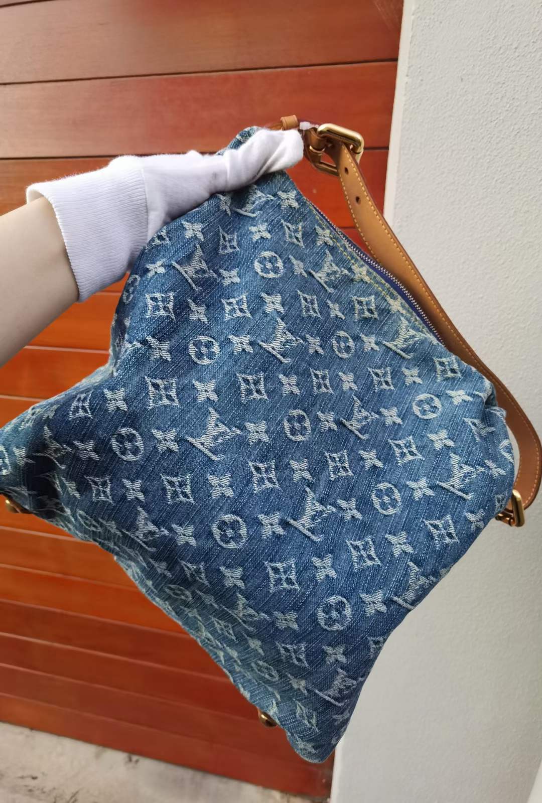 Pre-loved Louis Vuitton Vintage Monogram Denim Baggy GM Shoulder Bag in Blue