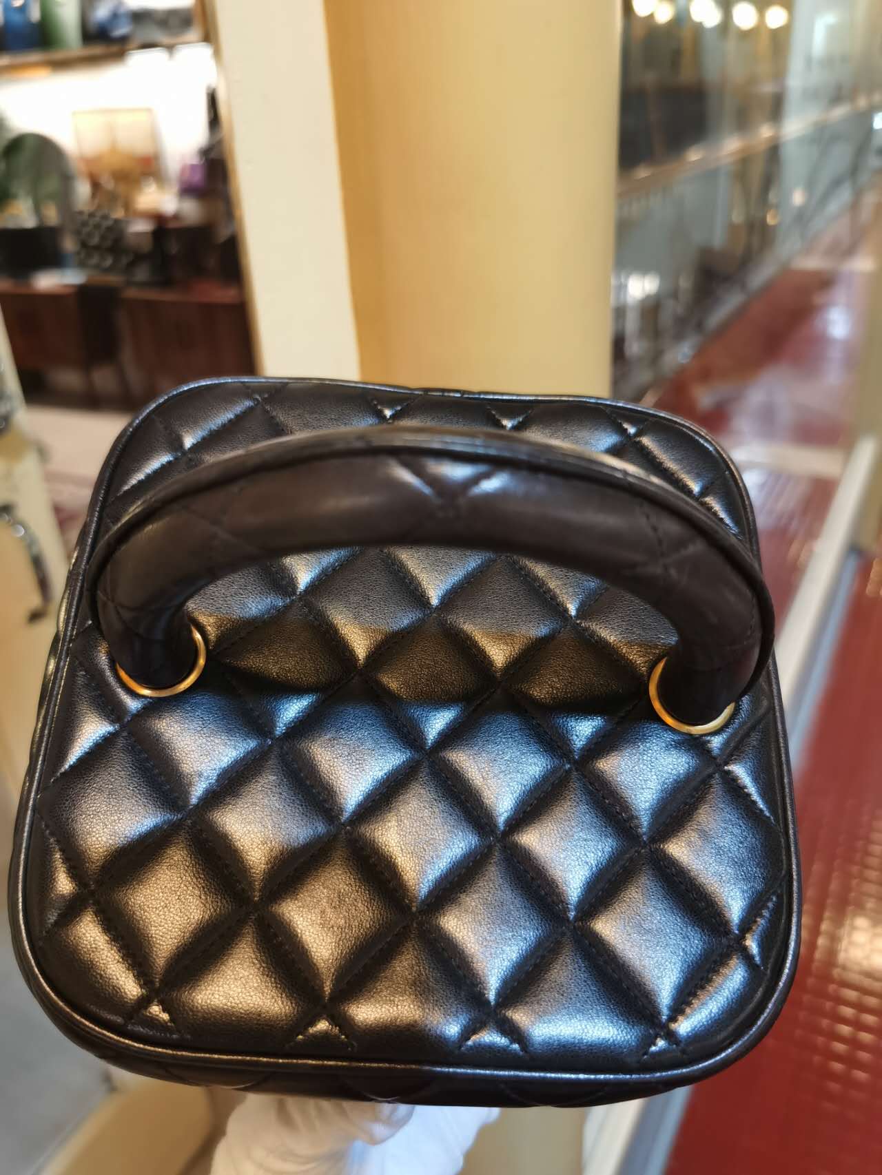 Pre-loved Chanel Vintage CC Diamond-quilted Black Lambskin Handbag