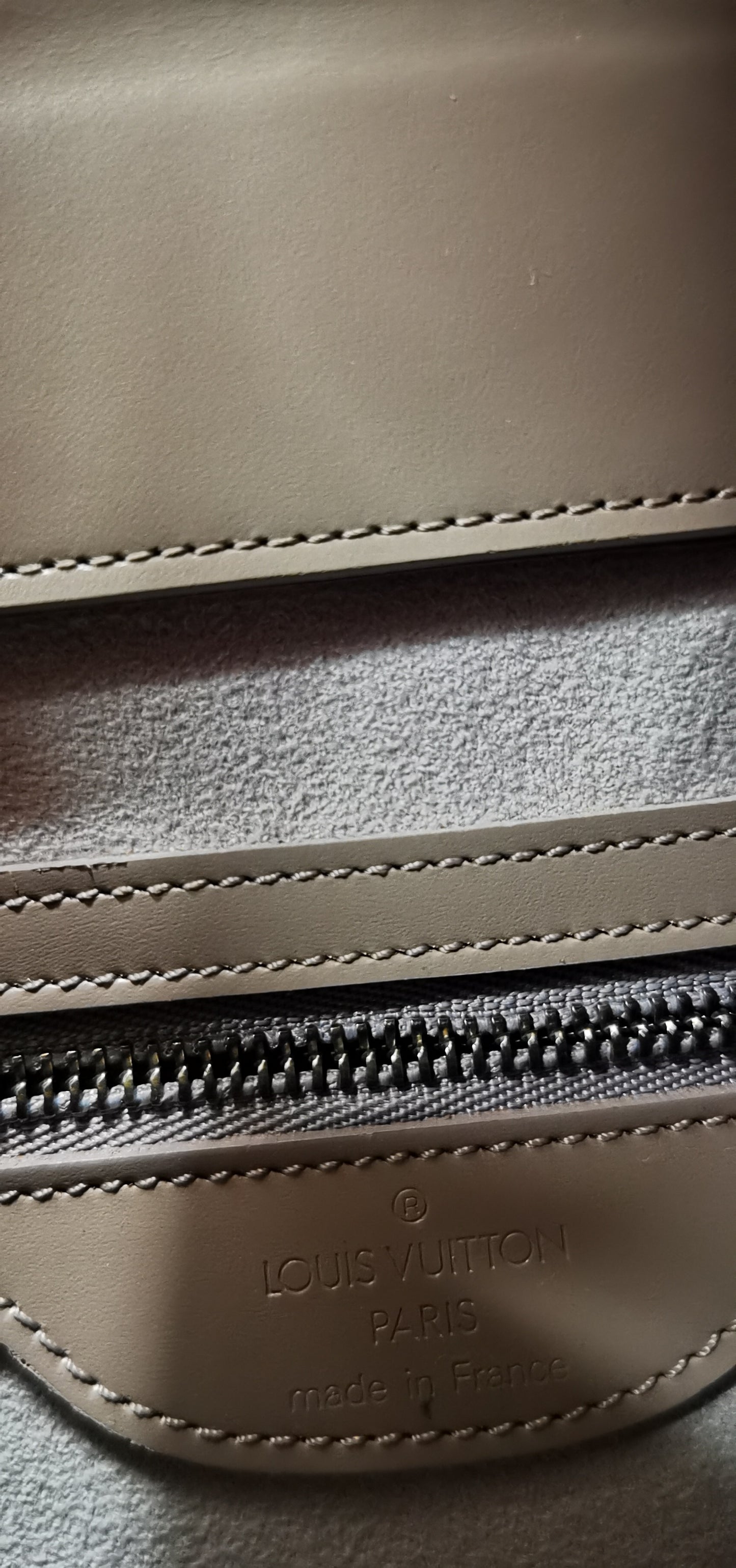 Pre-loved Louis Vuitton Vintage Verseau Leather Shoulderbag