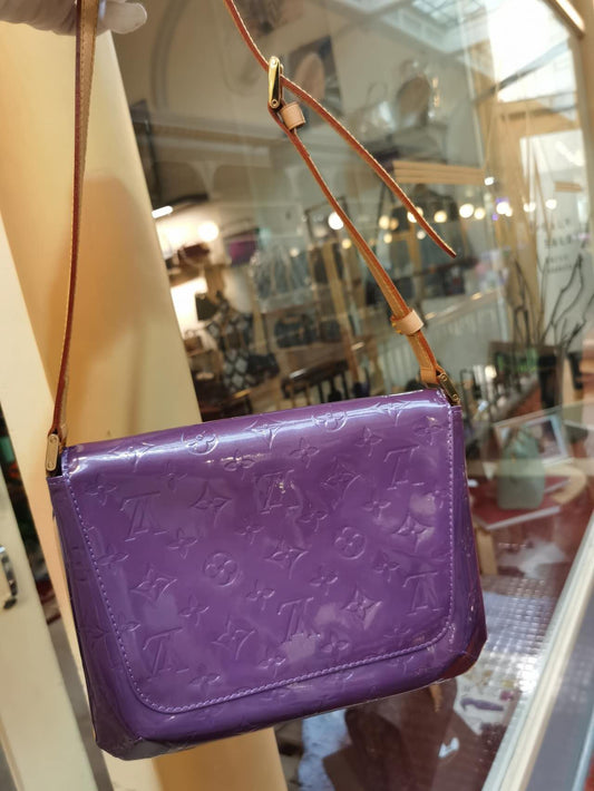 Pre-loved Louis Vuitton Patent Leather Shoulder Bag