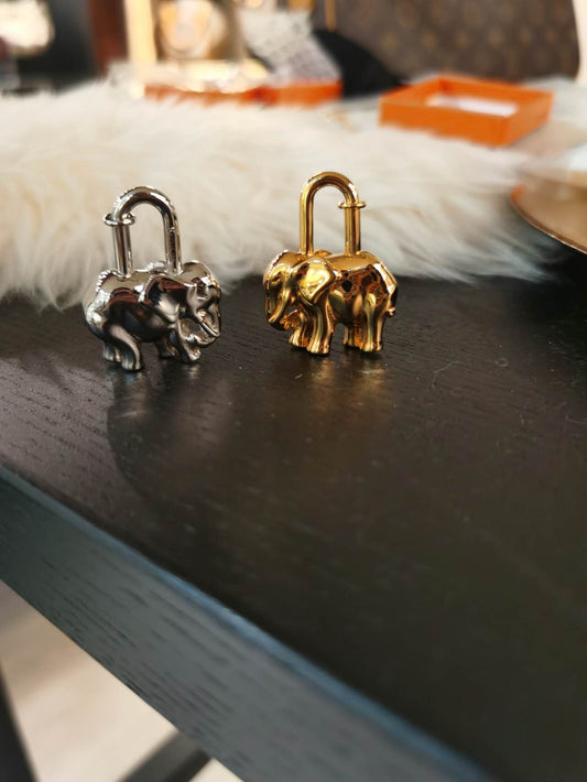 Pre-loved Hermès Elephant Lock Cadena Charm- Silver