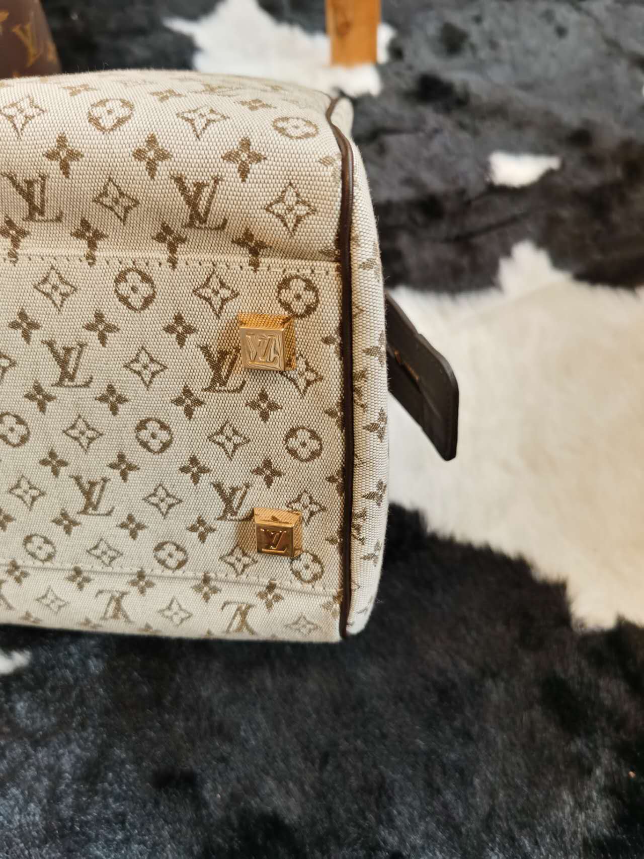 Pre-loved  Louis Vuitton denim Tote bag