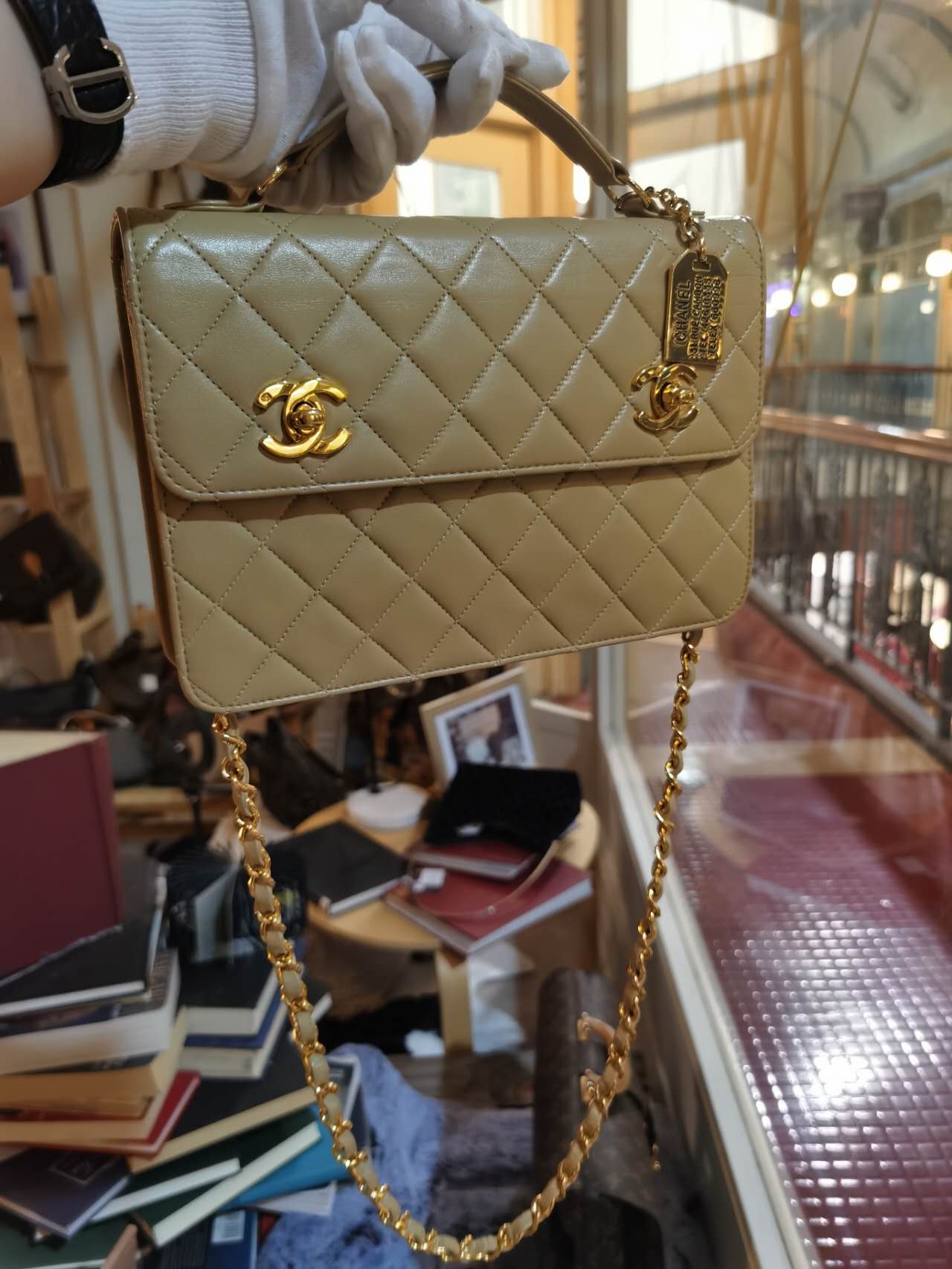 Pre-loved Chanel Vintage CC Diamond-quilted Lambskin Crossbody Bag