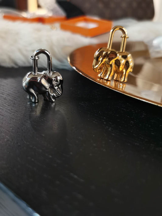 Pre-loved Hermès Elephant Lock Cadena Charm- Gold Plated