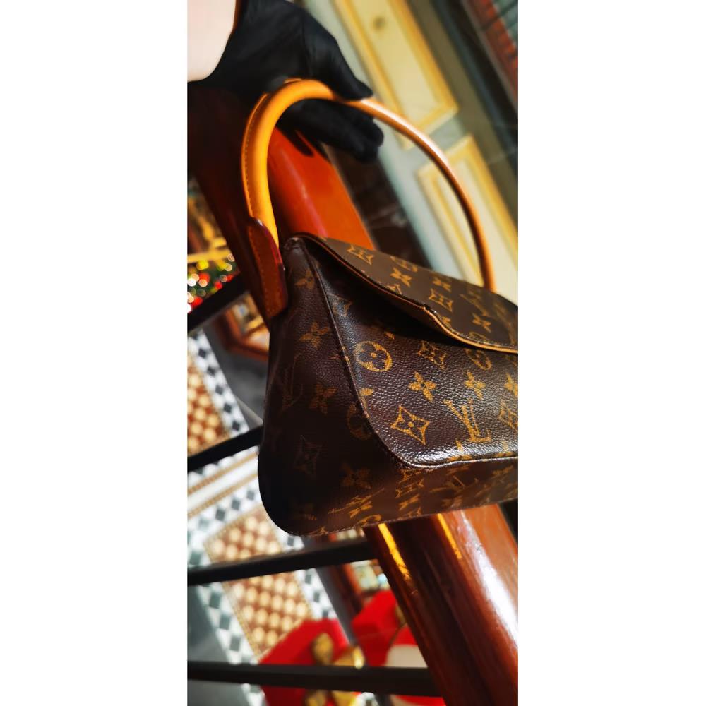 Pre-loved Louis Vuitton Looping PM Handbag Monogram – Vintage Muse