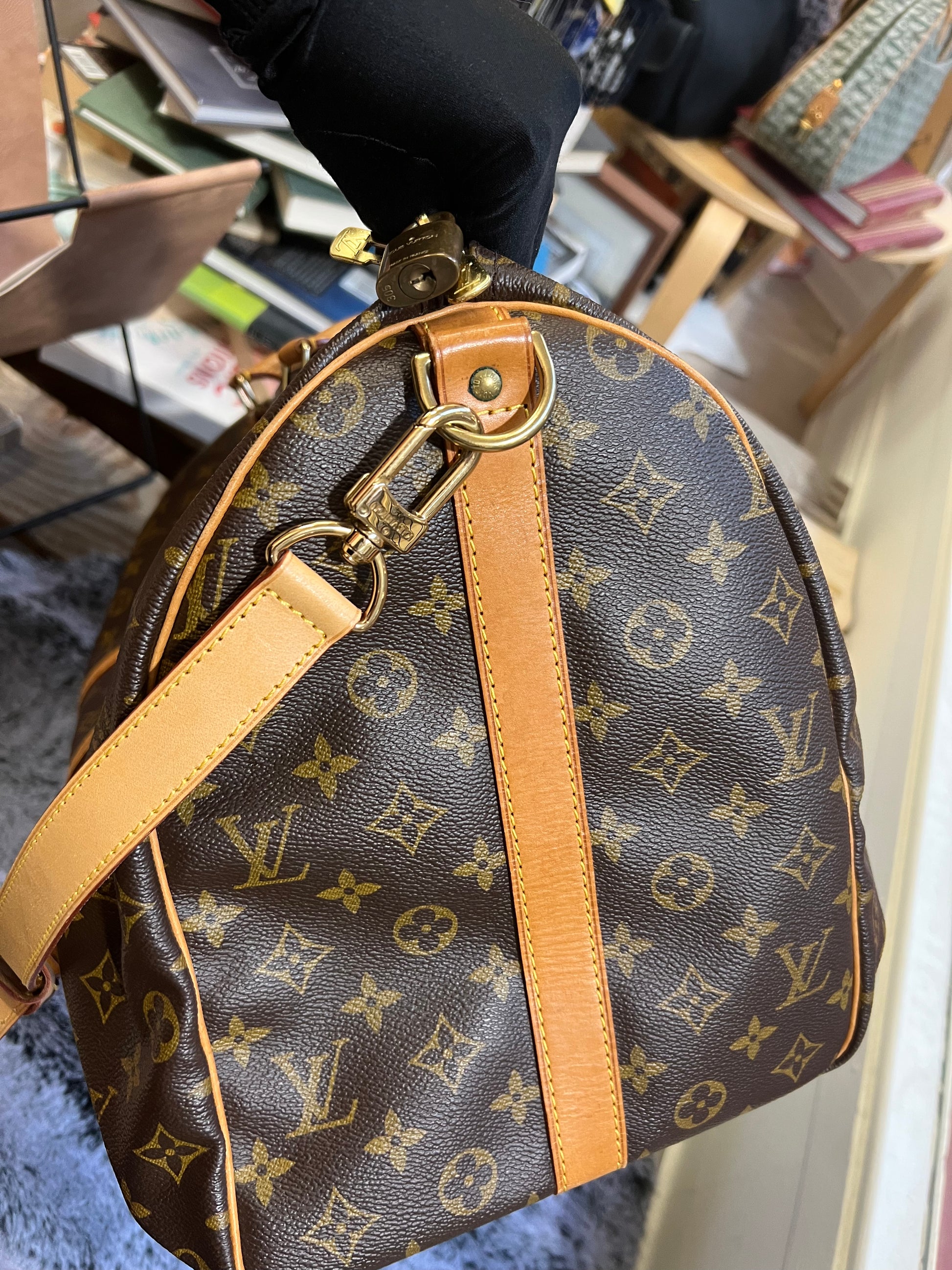  Louis Vuitton, Pre-Loved Monogram Canvas Hexagon Keepall  Bandouliere 45, Brown : Clothing, Shoes & Jewelry
