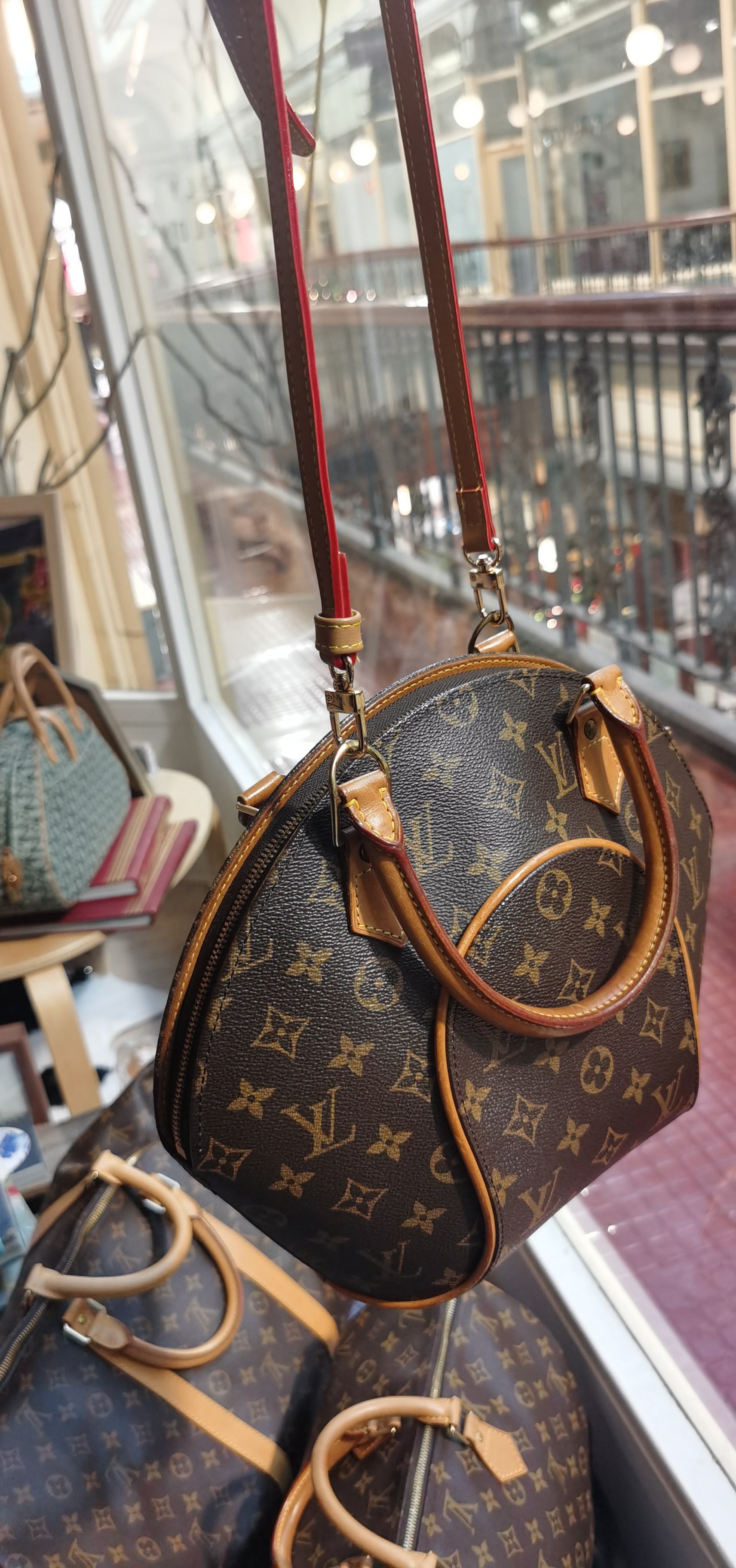 Pre-loved Louis Vuitton Vintage Ellipse Cloth Handbag PM Monogram – Vintage  Muse Adelaide