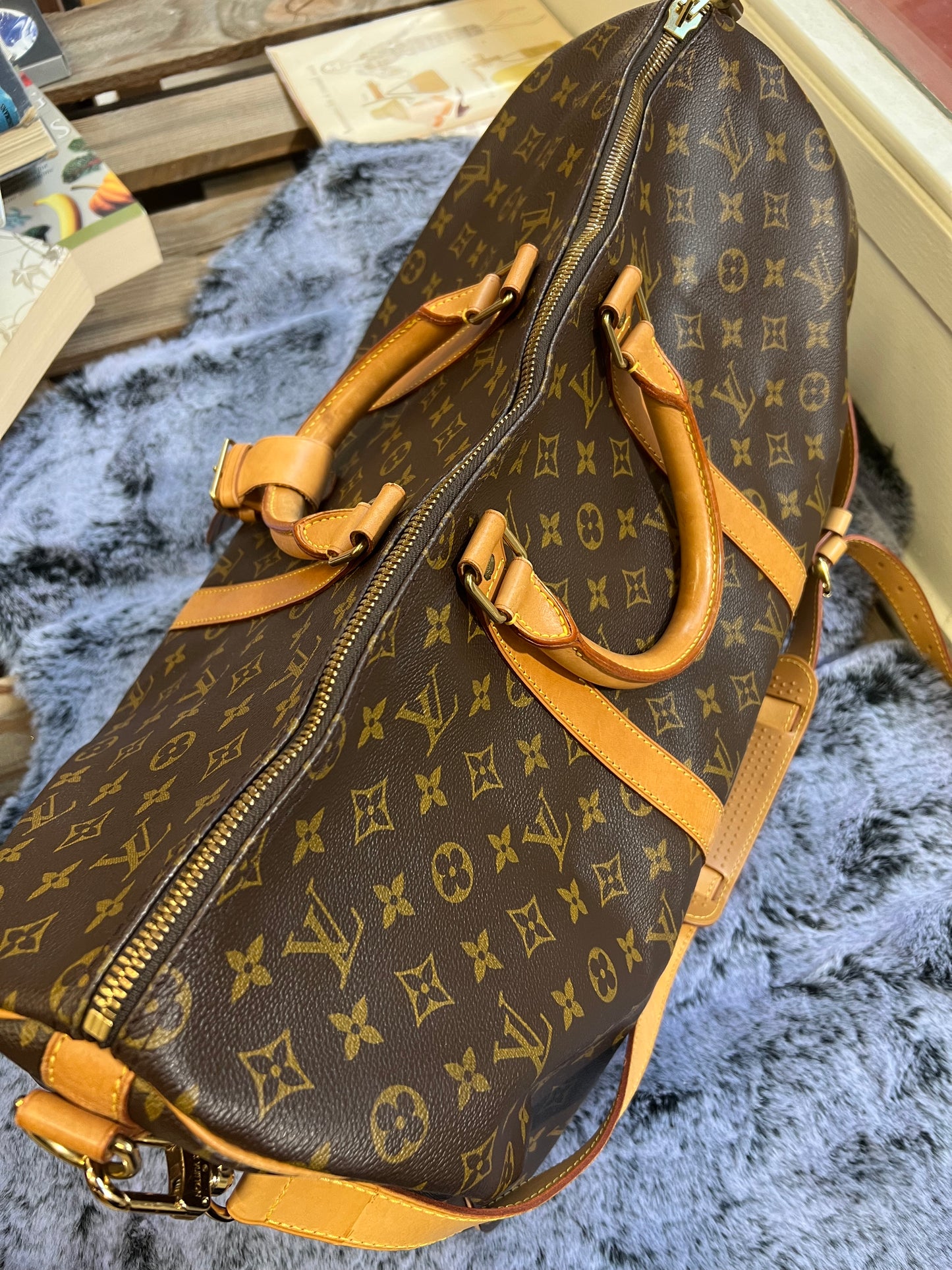Pre-loved Louis Vuitton Keepall Bandoulière 50 Travel Bag, 55% OFF