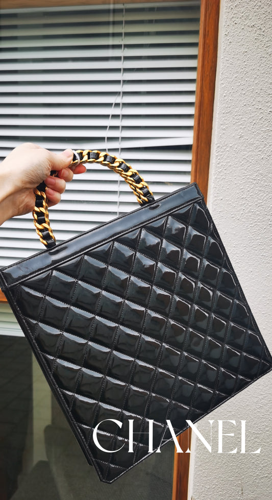 Pre-loved Chanel Vintage Patent Leather Handbag Black