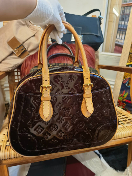 Pre-loved Louis Vuitton Summit Patent Leather Handbag